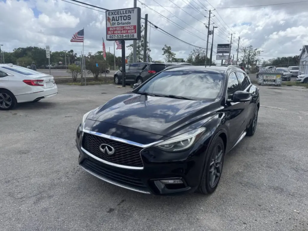 2017 Infiniti QX30 Premium
