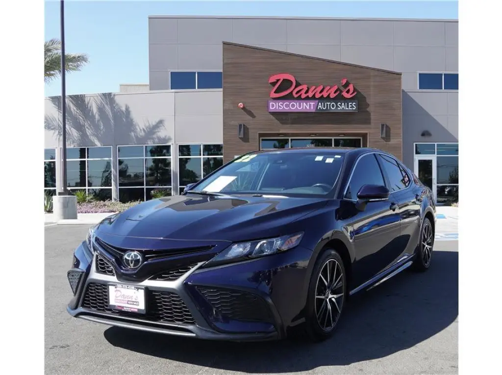 2022 Toyota Camry SE Sedan 4D