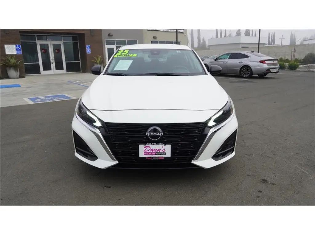 2025 Nissan Altima SV
