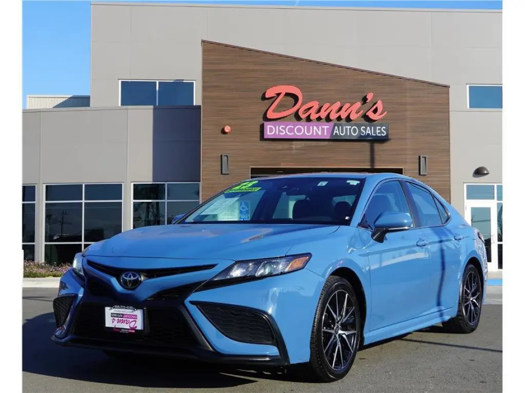 2023 Toyota Camry SE Sedan 4D