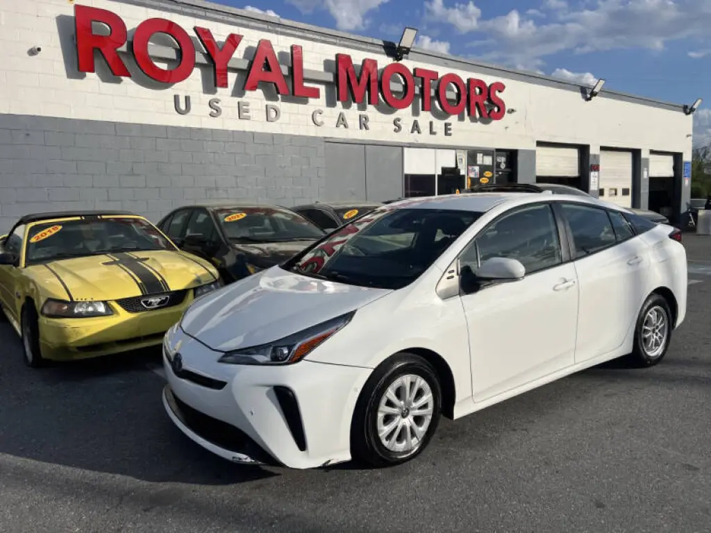 2021 Toyota Prius LE
