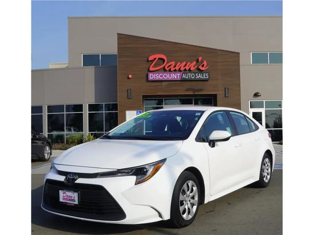 2025 Toyota Corolla LE