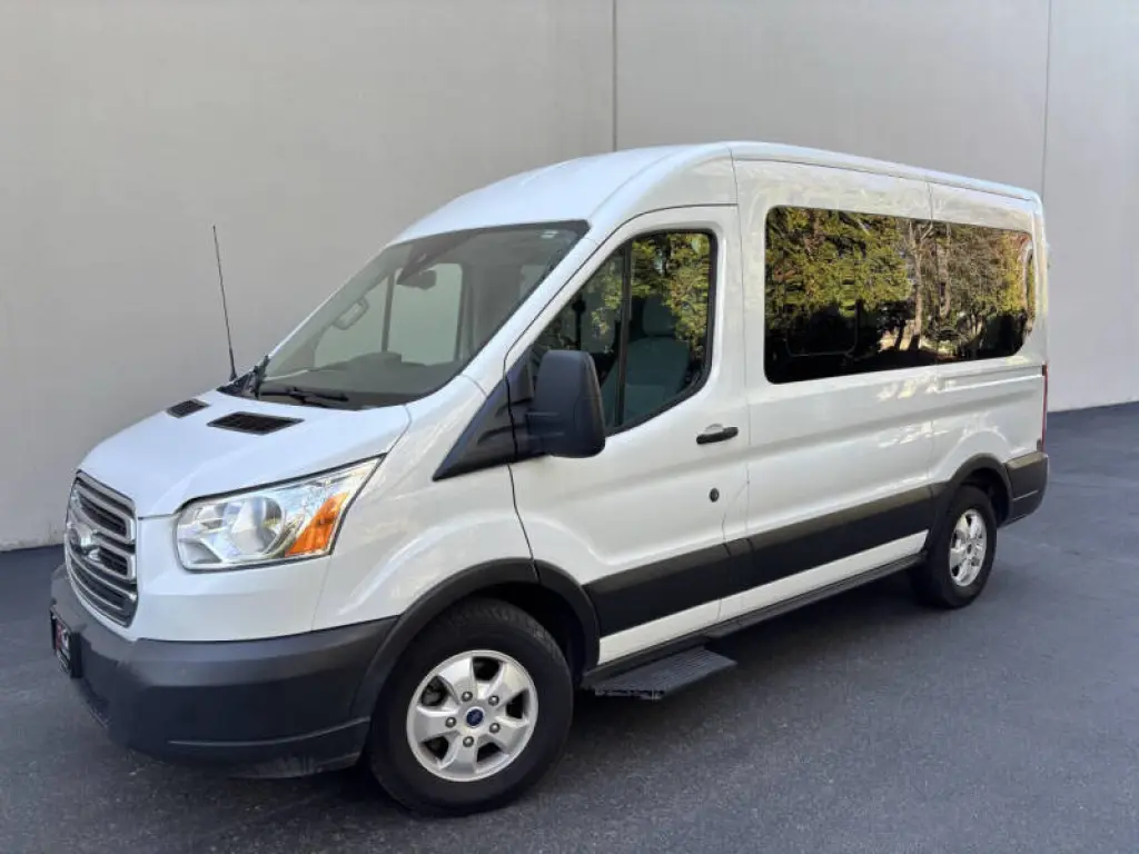 2019 Ford Transit 150 XLT