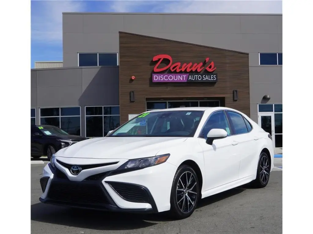 2021 Toyota Camry SE Sedan 4D