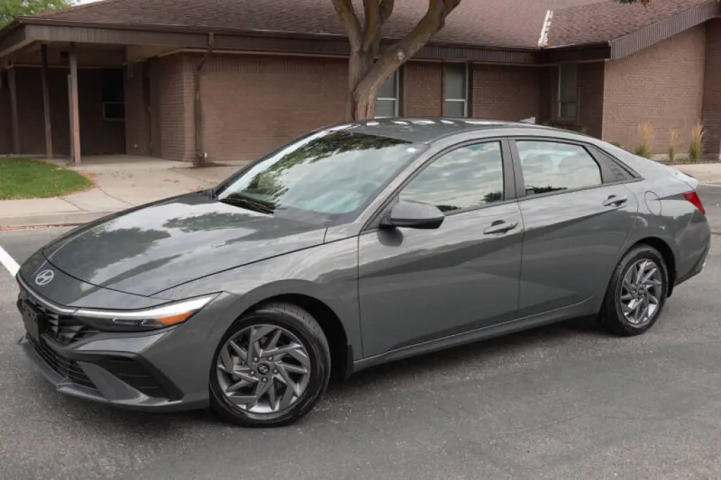 2024 Hyundai Elantra Hybrid Blue