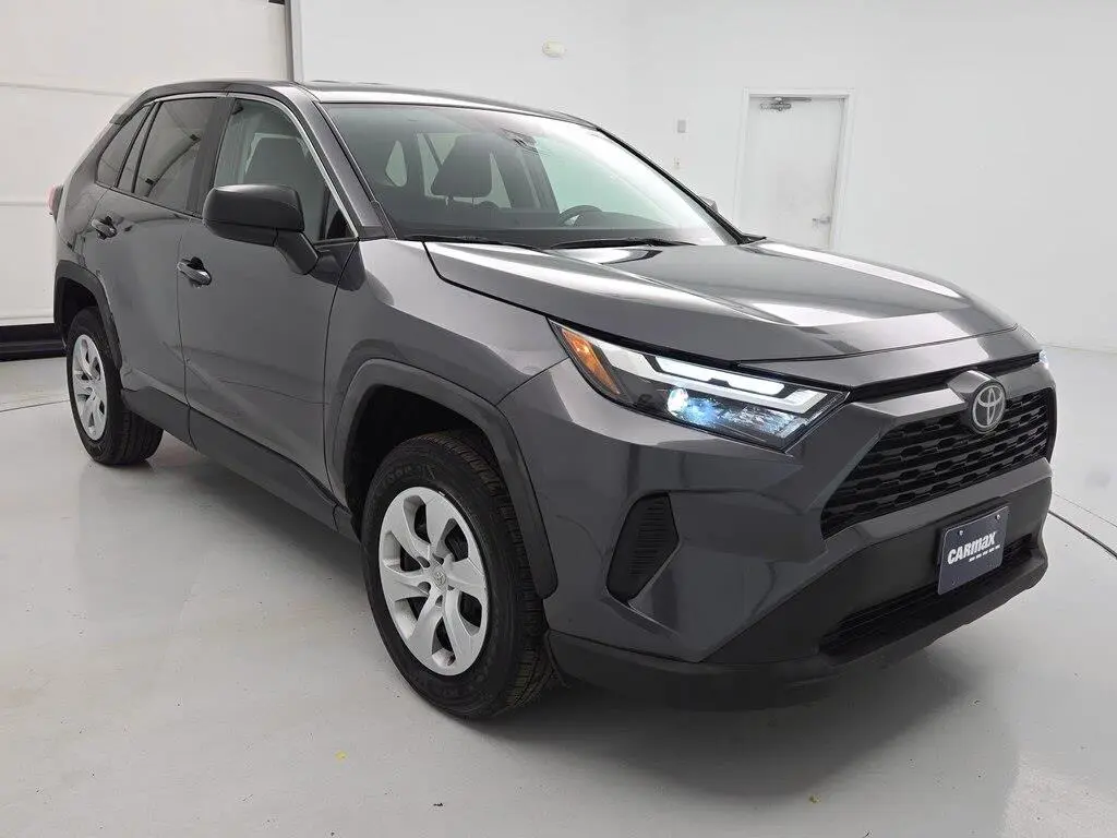 Toyota RAV4 2024 AWD LE 4dr SUV