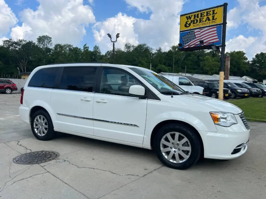 2013 Chrysler Town and Country Touring