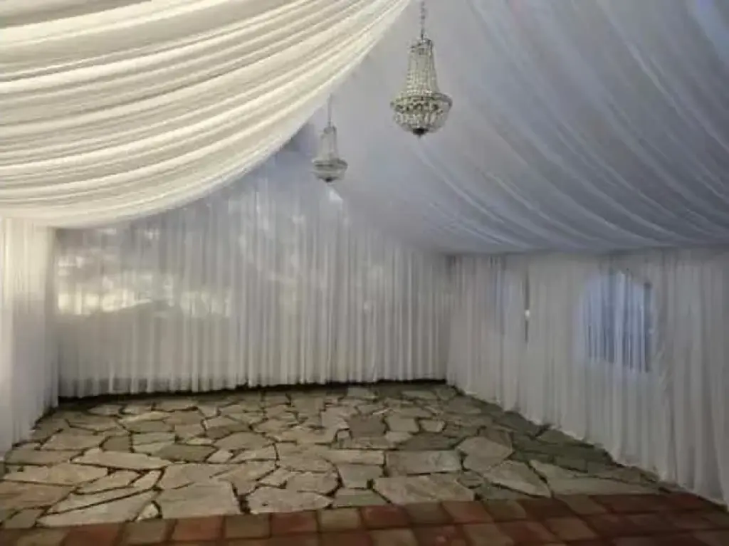 Rustic tables-draping