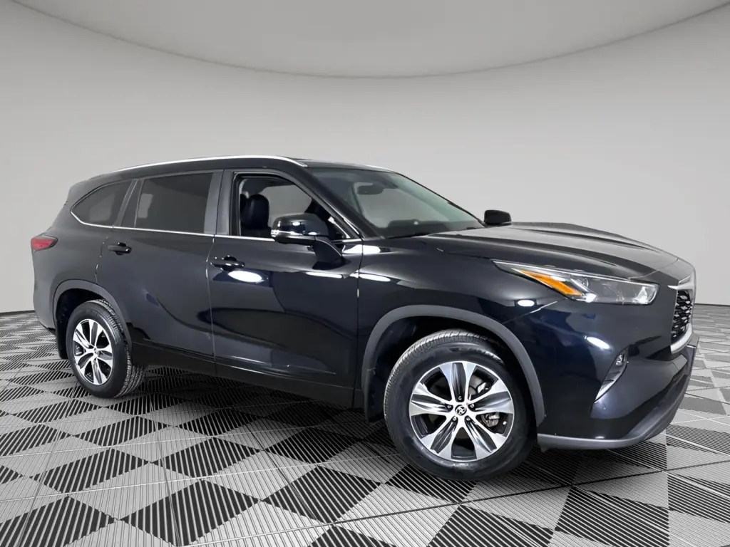 Gold Certified2023 Toyota Highlander XLE