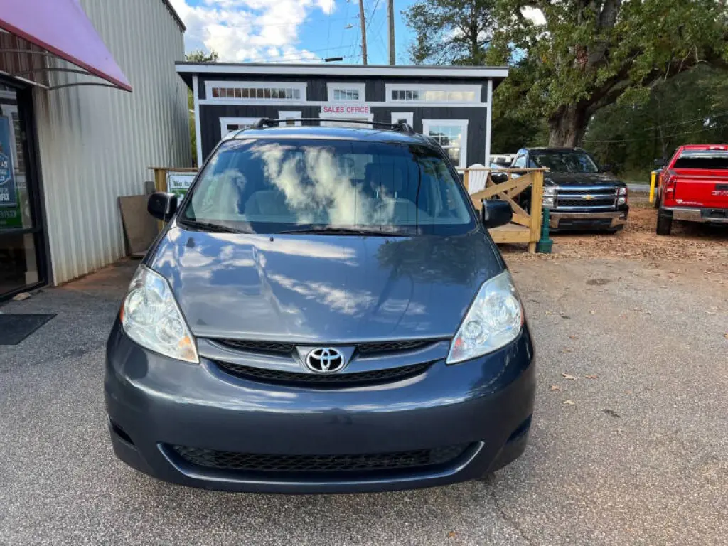 2008 Toyota Sienna LE 7-Passenger