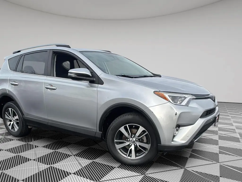 Silver Certified2018 Toyota RAV4 XLE