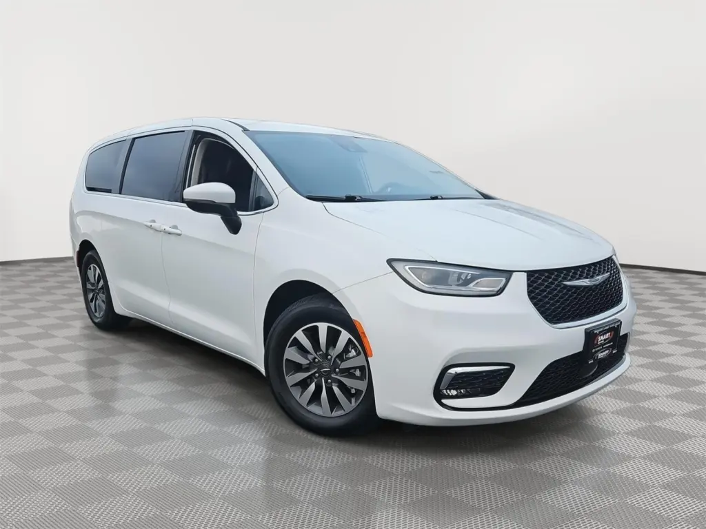 2023 Chrysler Pacifica Hybrid Touring L