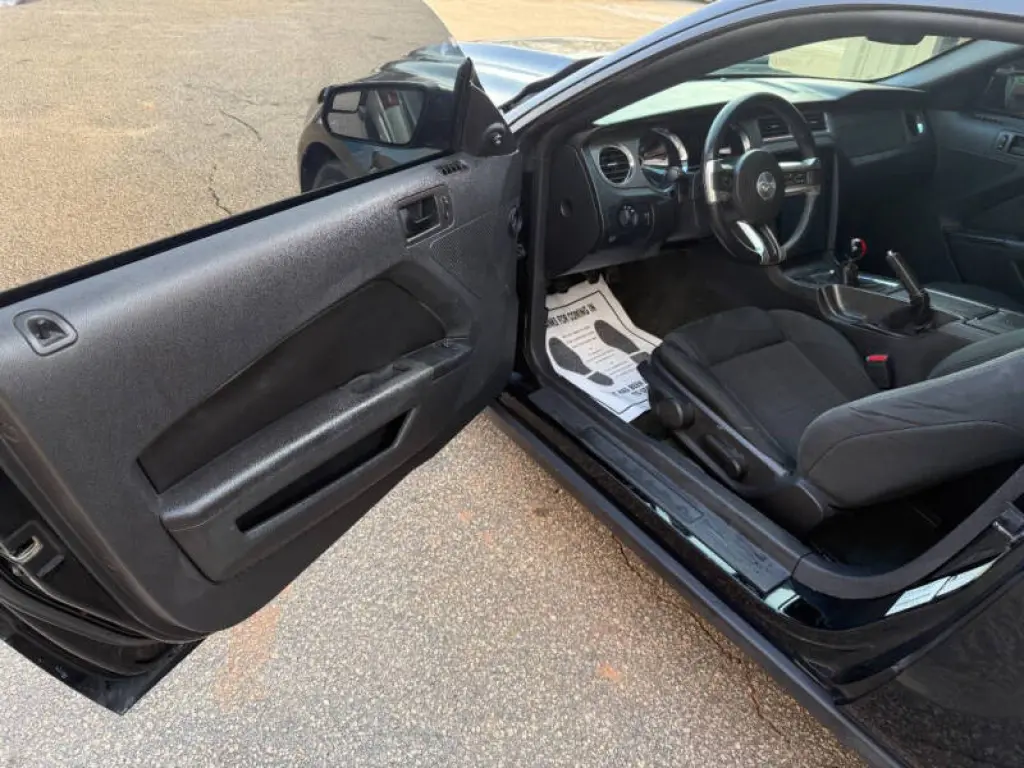 2014 Ford Mustang V6