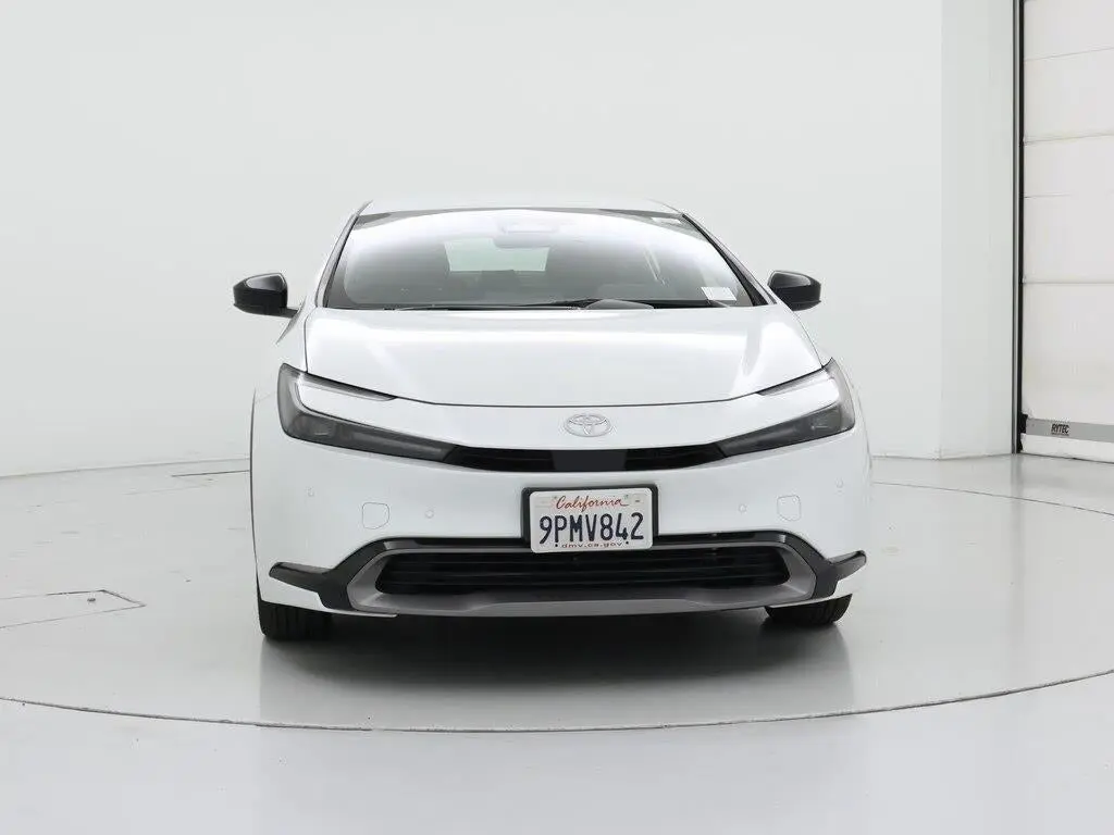 Toyota Prius 2024 XLE 4dr Hatchback