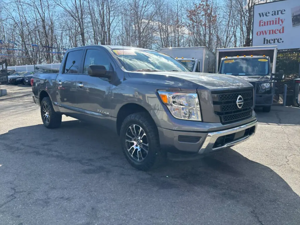 2021 Nissan Titan SV