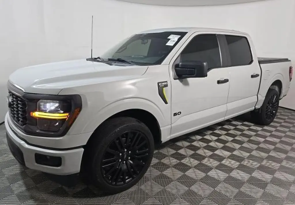Ford F-150 2024 4x2 STX 4dr SuperCrew 5.5 ft. SB