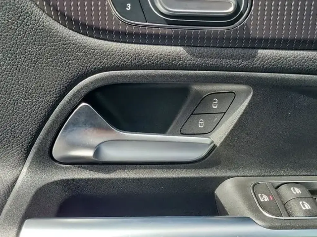 Mercedes-Benz GLB 2023 GLB 250 4dr SUV