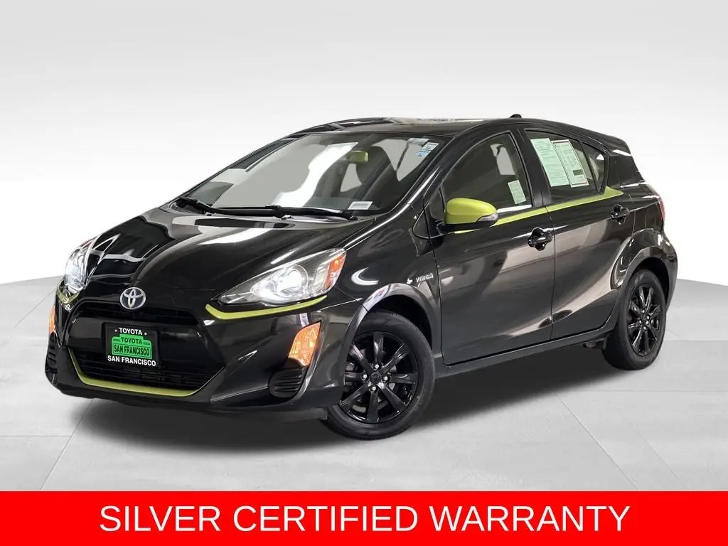 2016 Toyota Prius c Persona Series