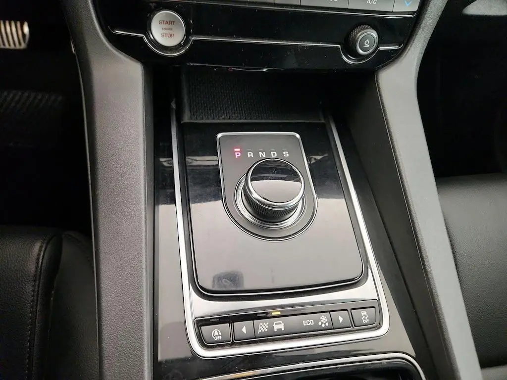 Jaguar F-PACE 2019 AWD 25t Premium 4dr SUV