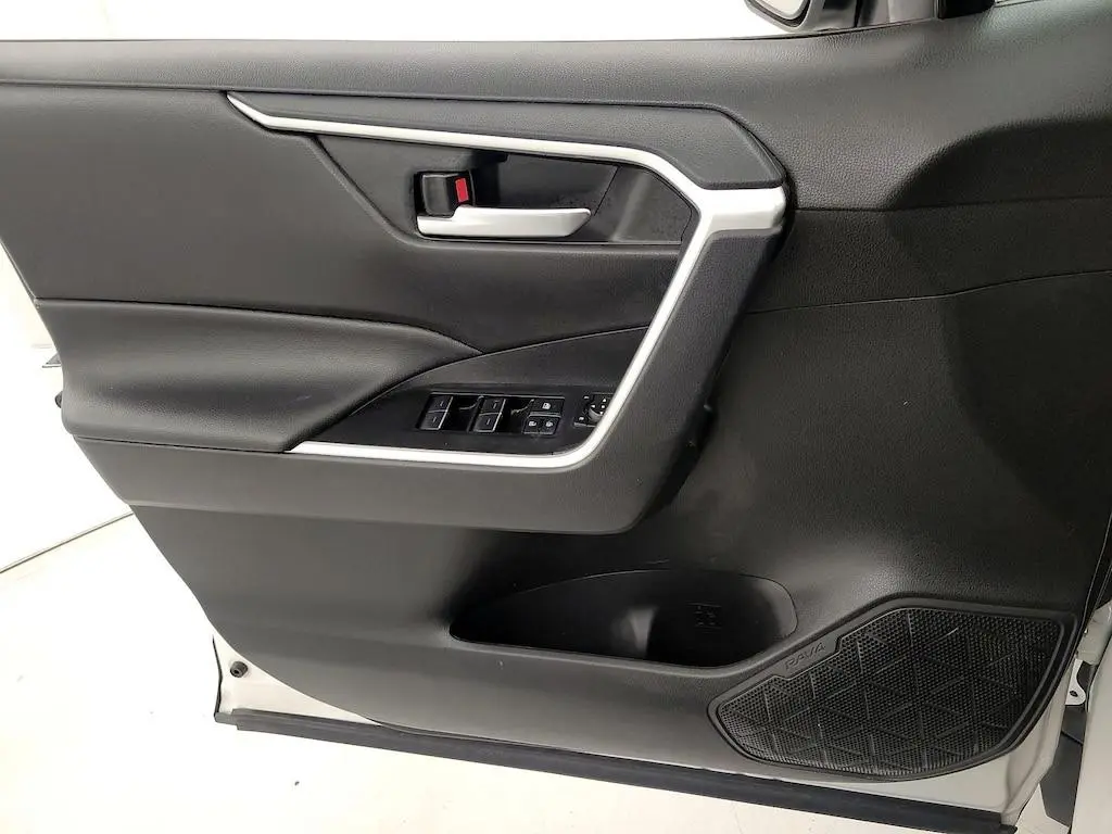 Toyota RAV4 Hybrid 2022 AWD XLE 4dr SUV