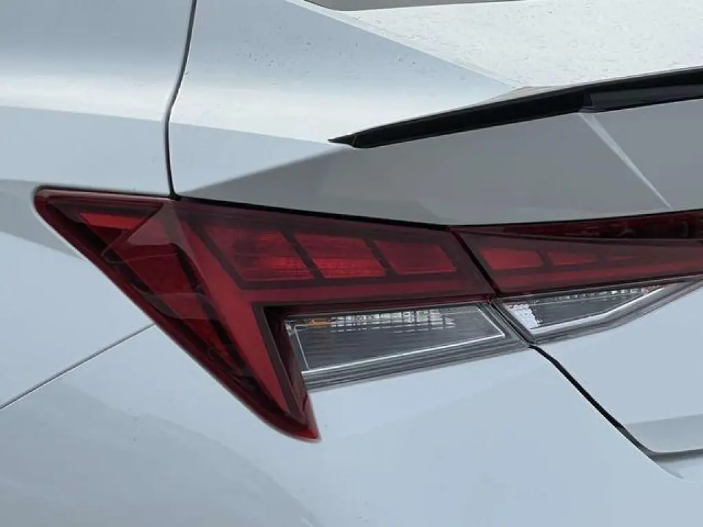 Hyundai ELANTRA Hybrid 2025 SEL Sport 4dr Sedan