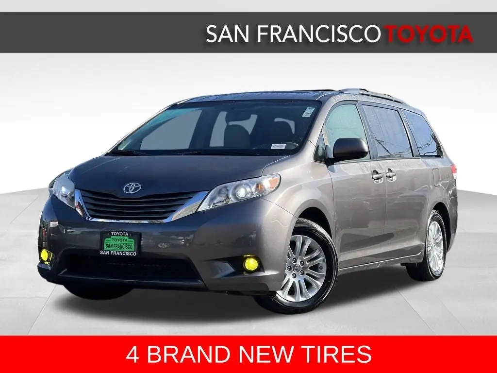 2013 Toyota Sienna XLE 8 Passenger