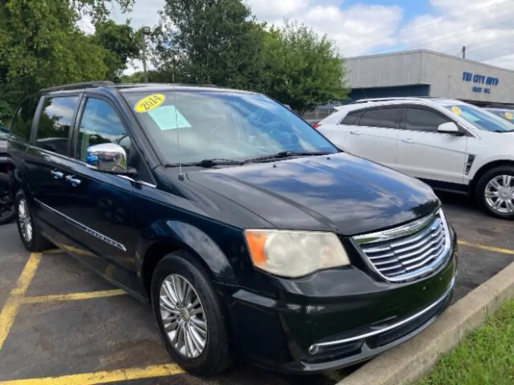 2014 Chrysler Town and Country Touring-L