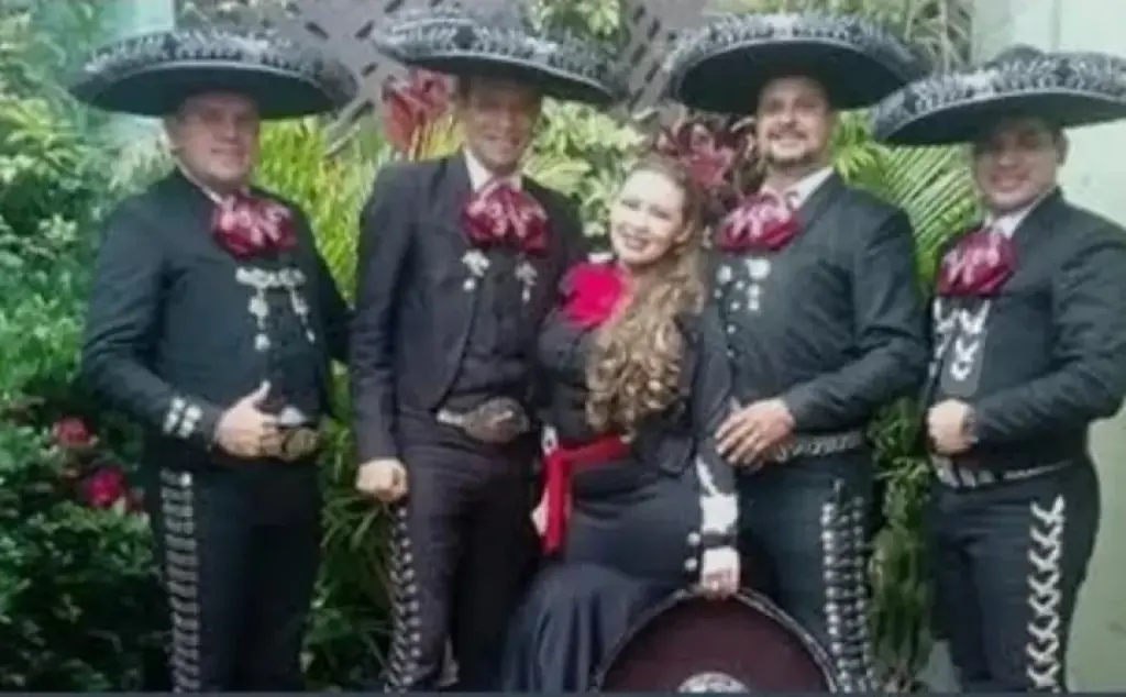 MARIACHI PERLA $260