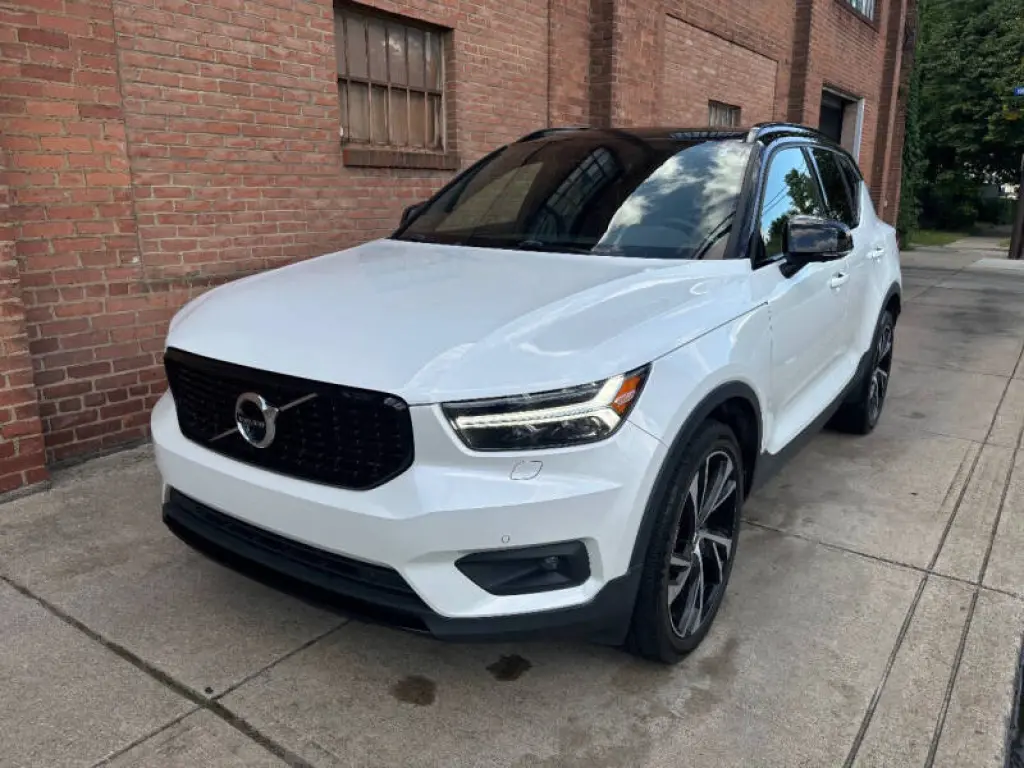 2020 Volvo XC40 T5 R-Design