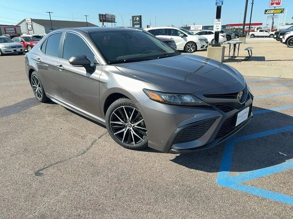 2024 Toyota Camry SE AWD