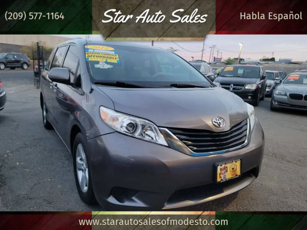 2012 Toyota Sienna LE 7-Passenger Auto Access Seat