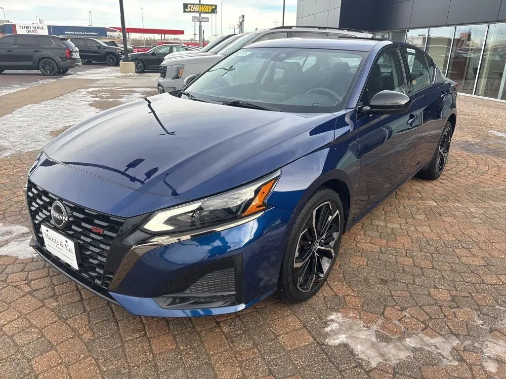 2024 Nissan Altima 2.5 SR