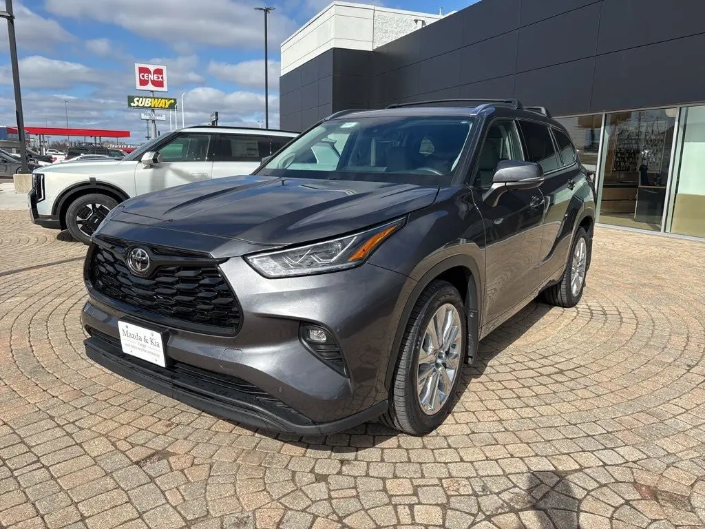 2023 Toyota Highlander L