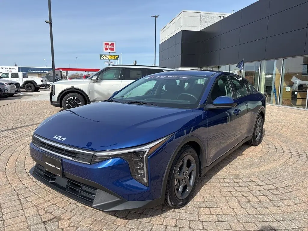2025 Kia K4 LXS