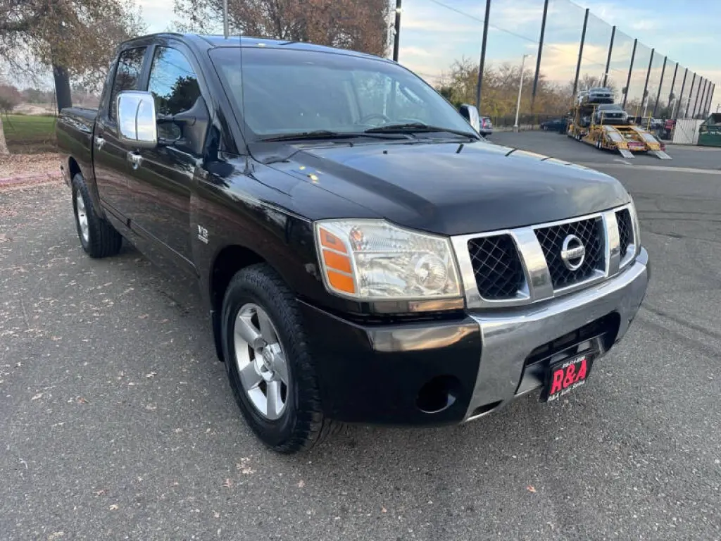 2004 Nissan Titan SE