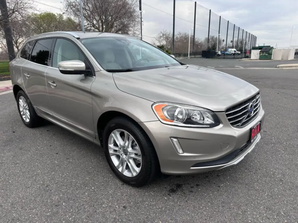 2016 Volvo XC60 T5 Drive-E Premier