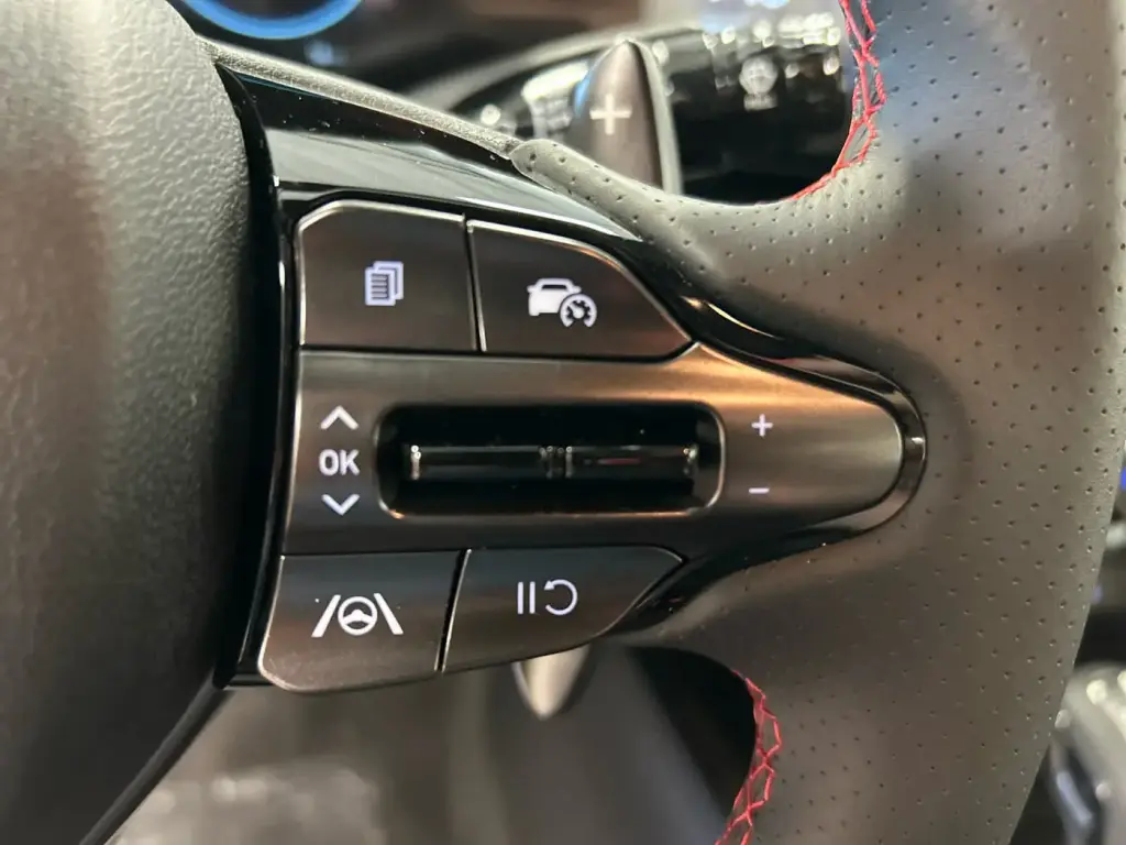 Hyundai ELANTRA 2025 N Line Sedán de 4 puertas