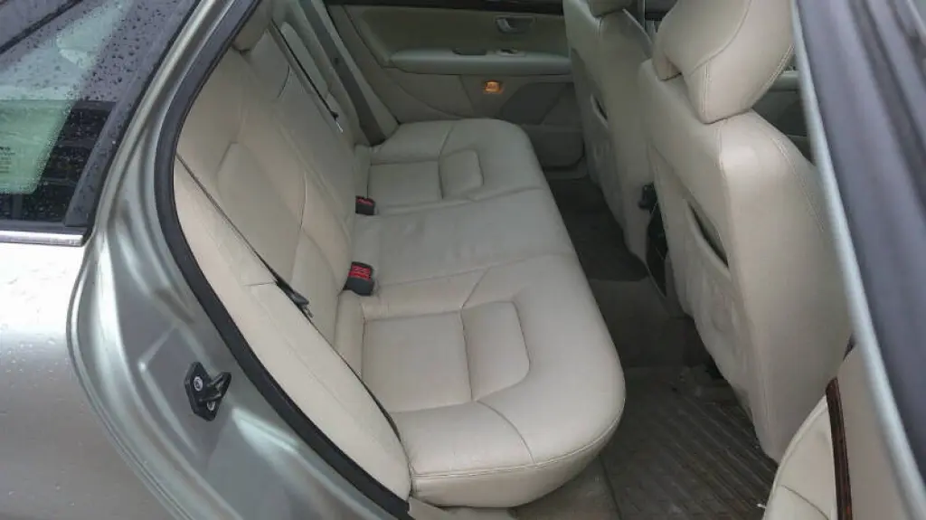2004 Volvo S80 2.5T