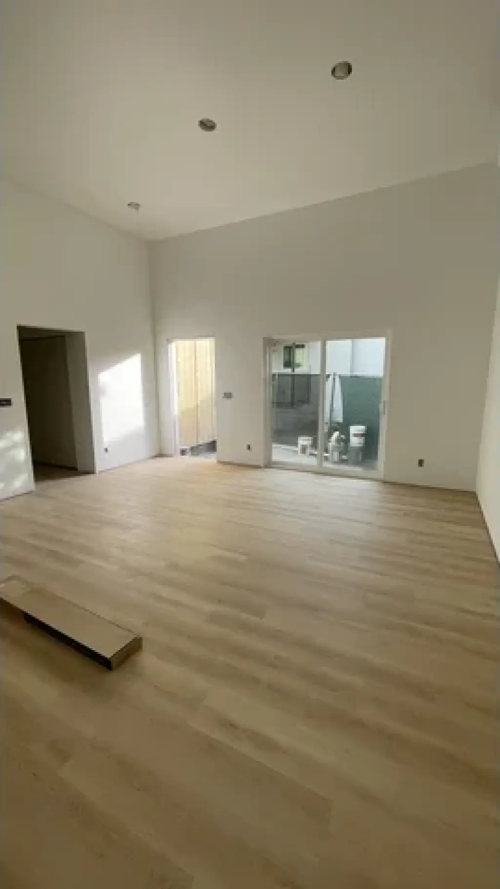 Máster Tile and flooring