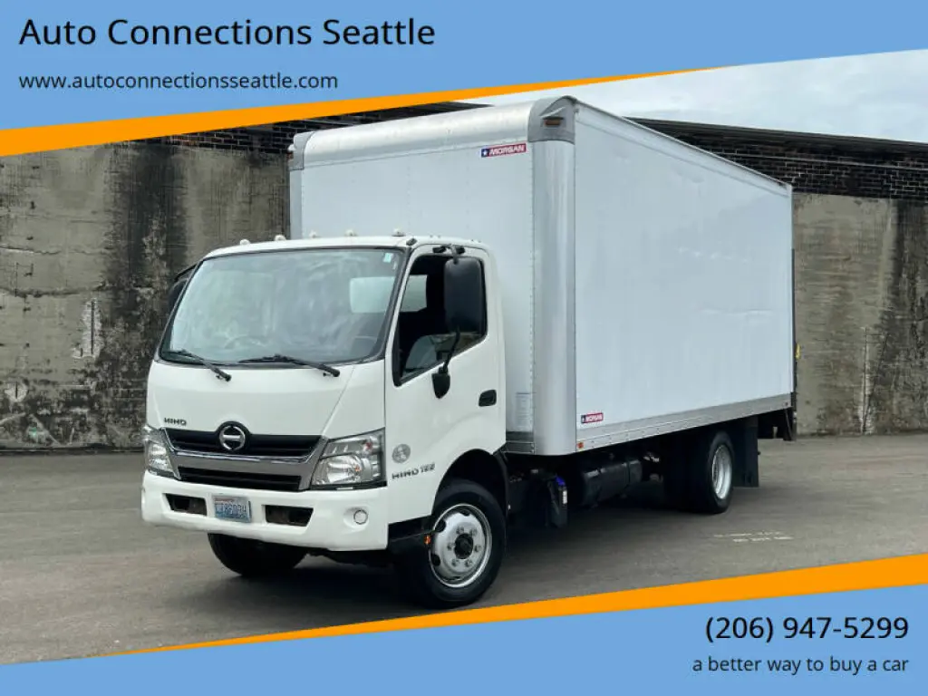 2017 Hino 195