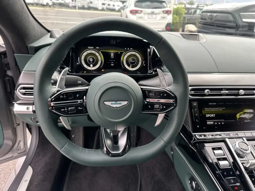 2025 Aston Martin Vantage 