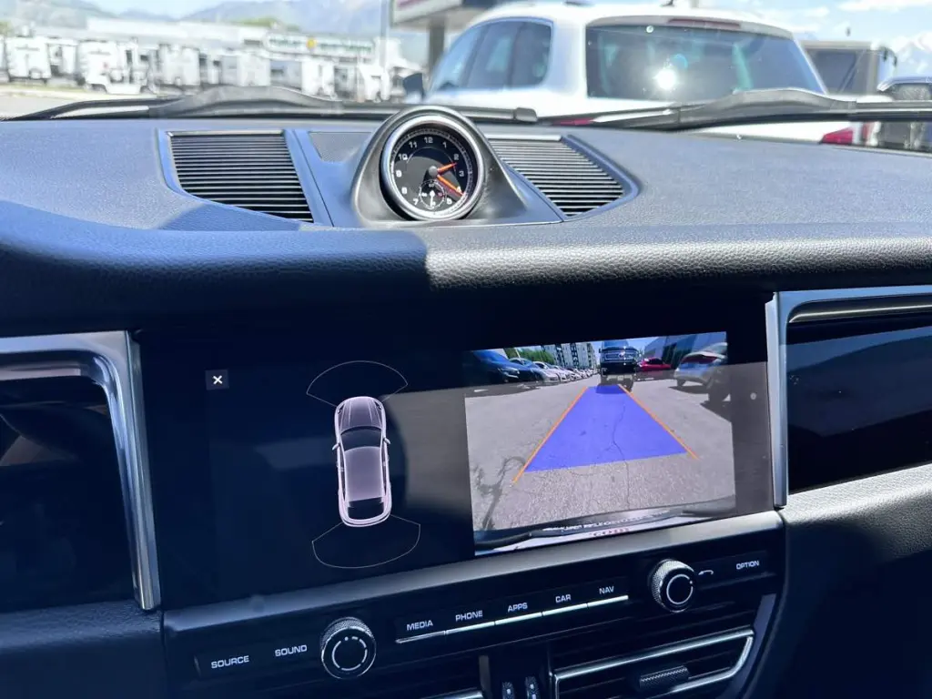 2021 Porsche Macan 