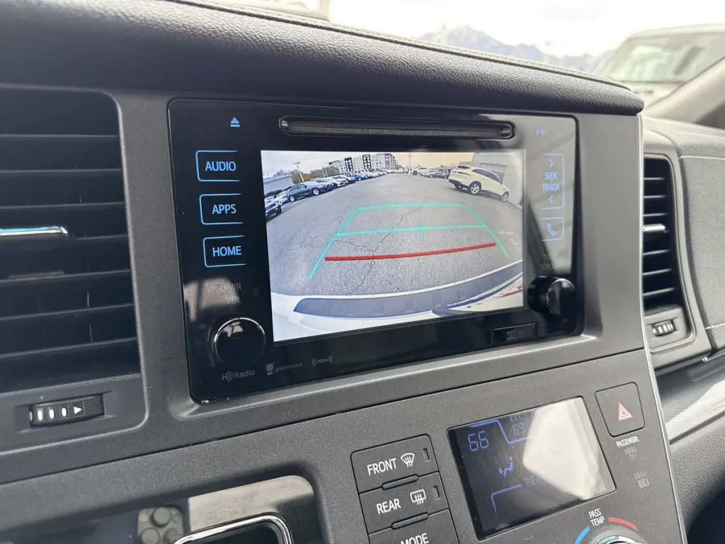 2017 Toyota Sienna SE