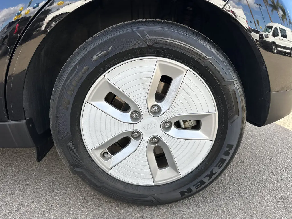 2016 Kia Soul EV +