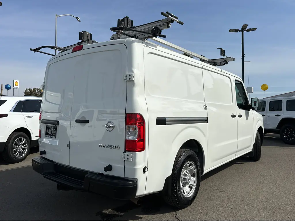 2021 Nissan NV Cargo SV