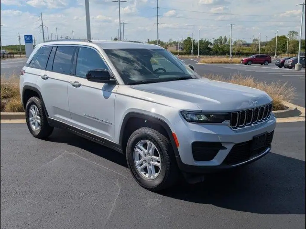 Jeep Grand Cherokee 2024 4x4 Laredo 4dr SUV