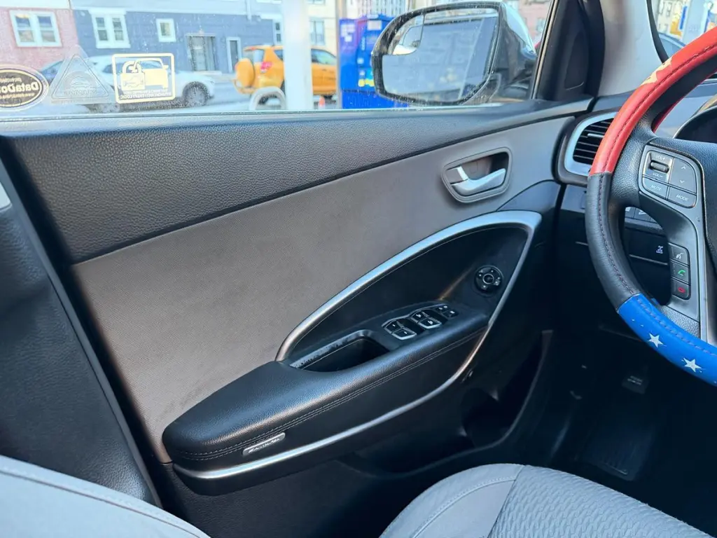 2017 Hyundai Santa Fe SE