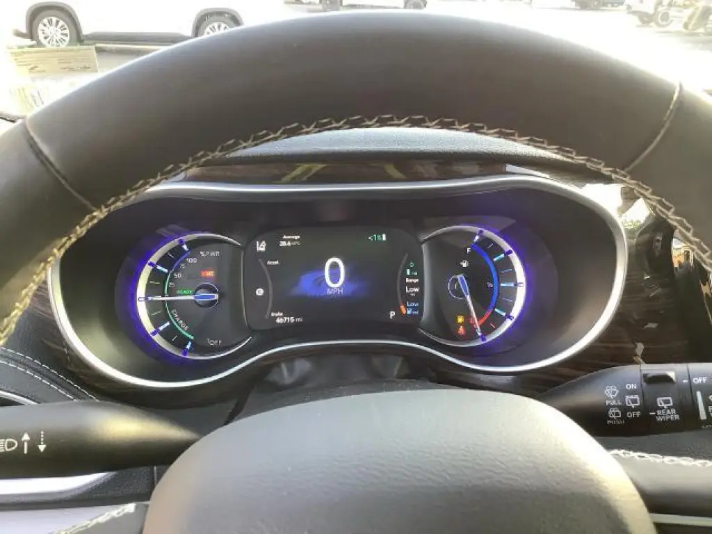 Chrysler Pacifica Plug-In Hybrid 2023 Limited 4dr Mini-Van
