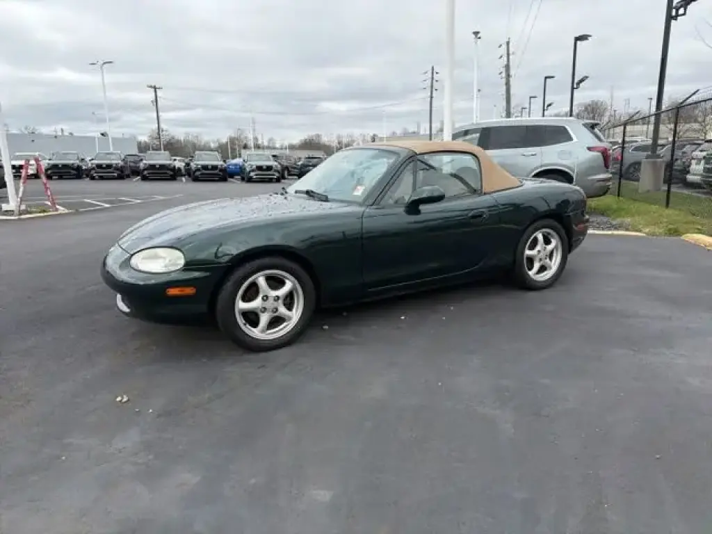Mazda MX-5 Miata 1999 2dr Convertible