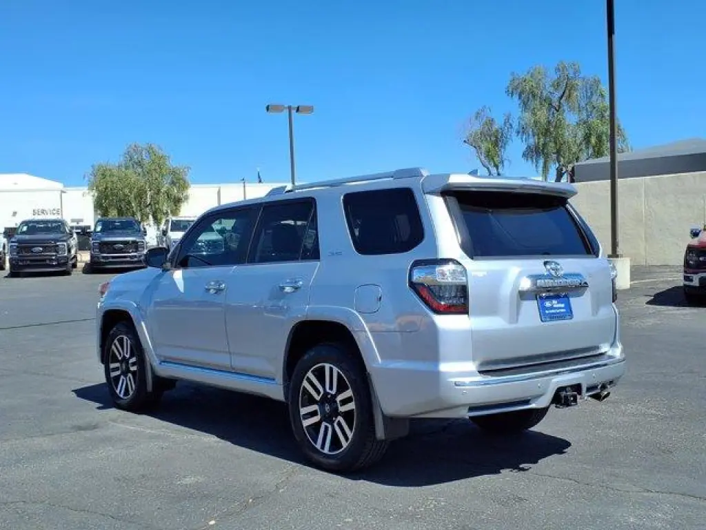 Toyota 4Runner 2019 4x4 SR5 4dr SUV